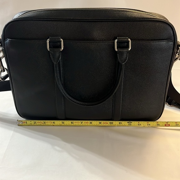 Coach Metropolitan Black Slim Briefcase Handbag
Saffiano Leather EUC - Picture 11 of 13